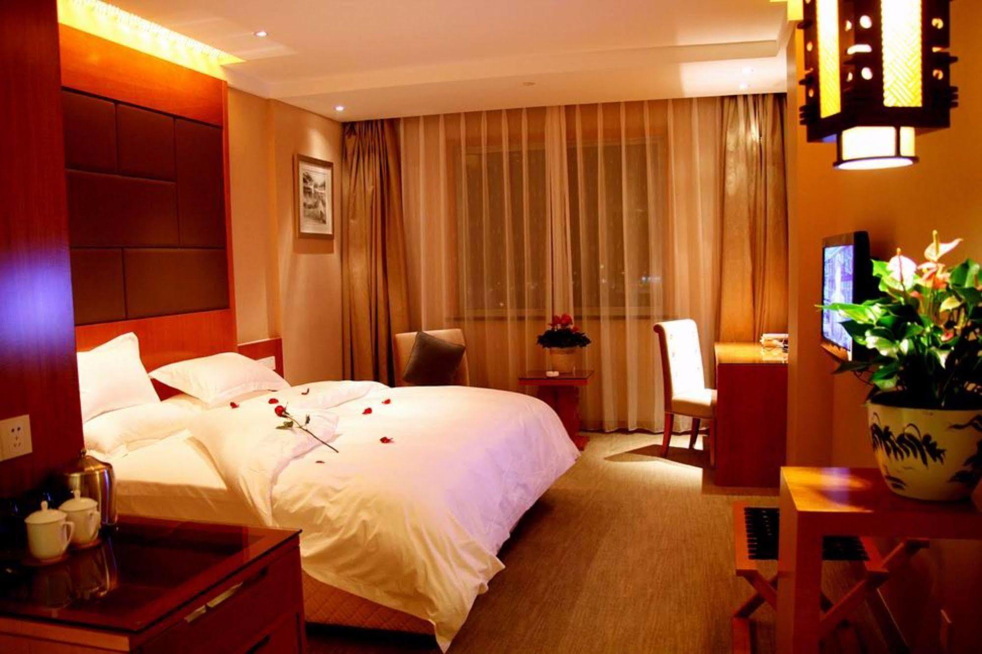 דזיאסין Oriental Hotel Tong Xiang מראה חיצוני תמונה